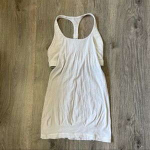 Lululemon tank with build in bra size 4